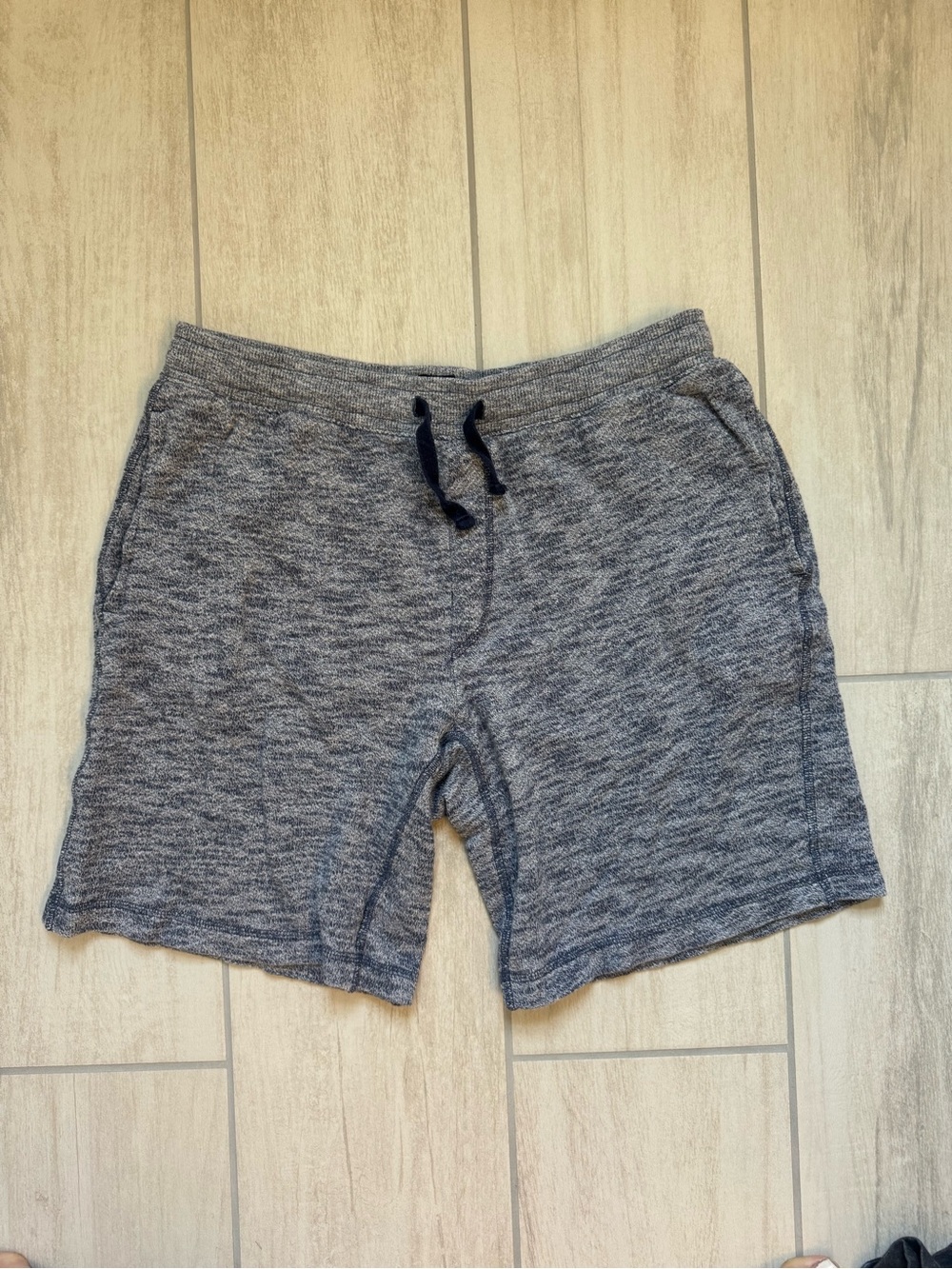 GAP Men's Charcoal Heather Knit Drawstring Shorts